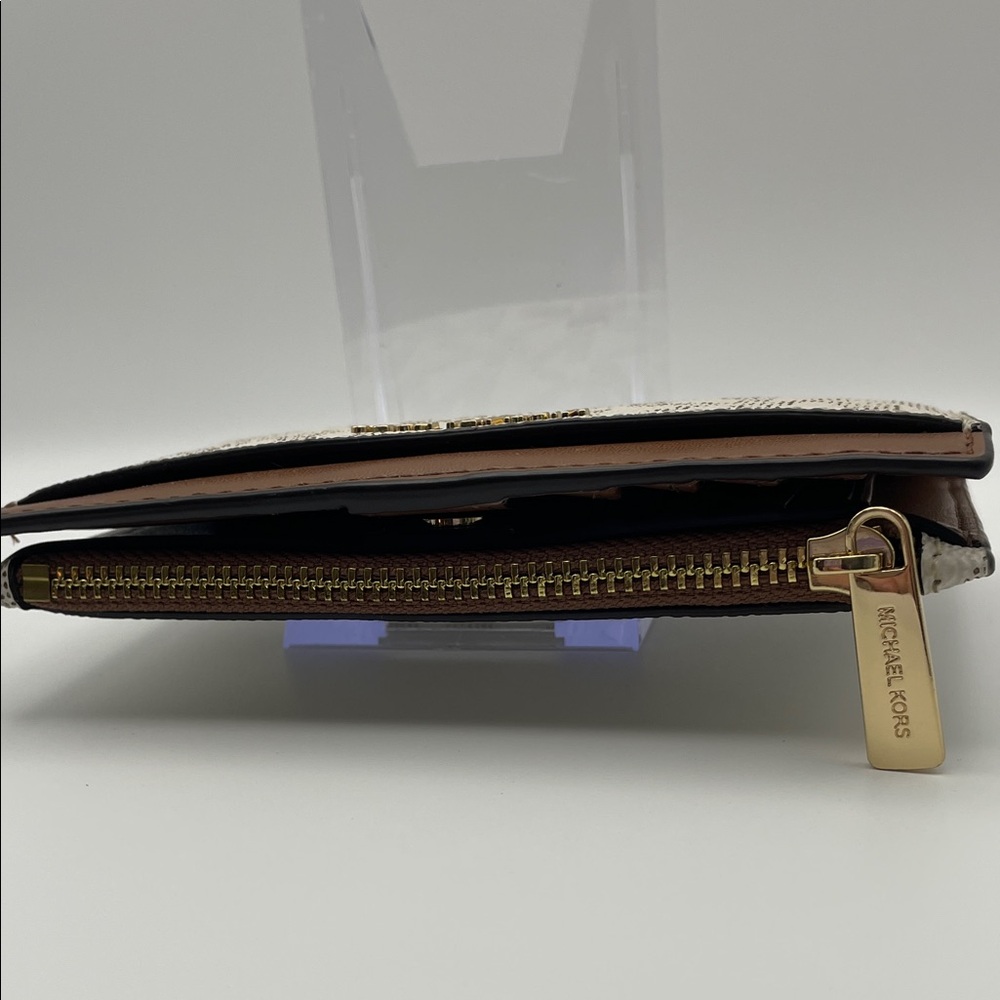 NWOT Michael Kors Tan and Cream Logo Compact Wallet - Picture 4 of 9